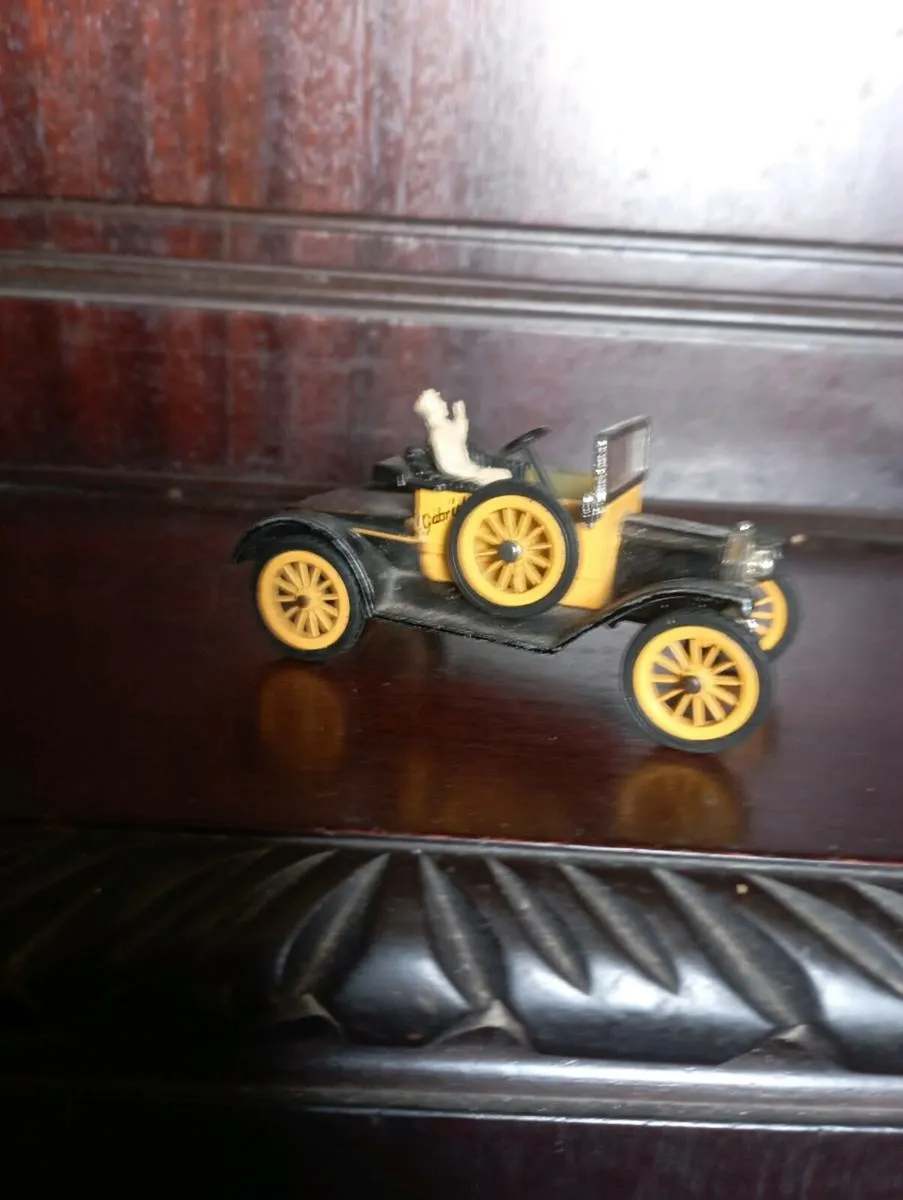VINTAGE DINKT 102 GABRIEL FORD  MODLE T DIE-CAST - Image 3