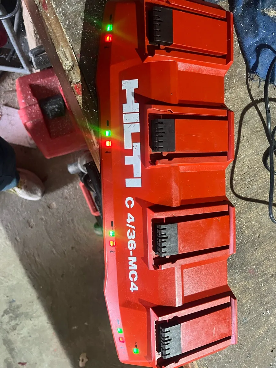 Hilti battery charger - Image 2