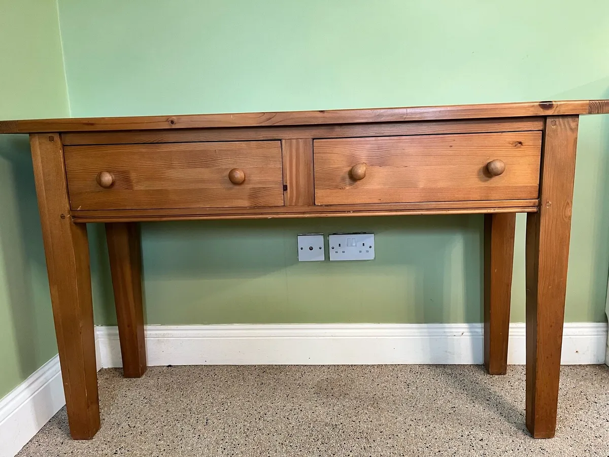 2 pine wood side tables - Image 1