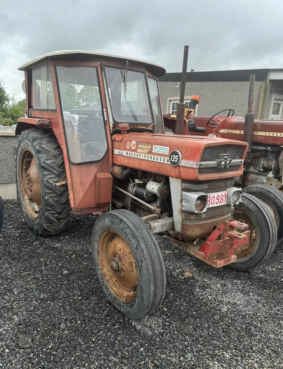 Massey Fergusons - Image 1