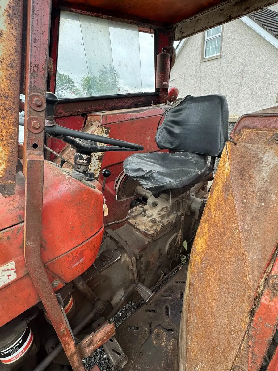 Massey Fergusons - Image 2