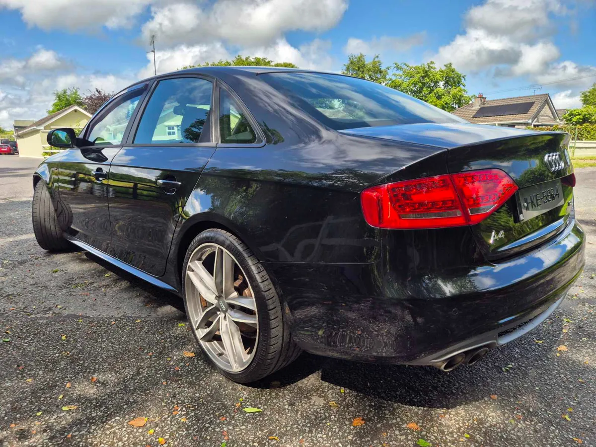 2011 AUDI A4 2.0 TDI S LINE BLACK EDITION - Image 4