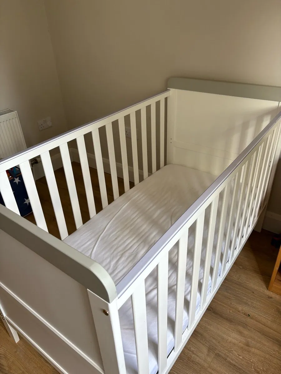 Cot - Image 1