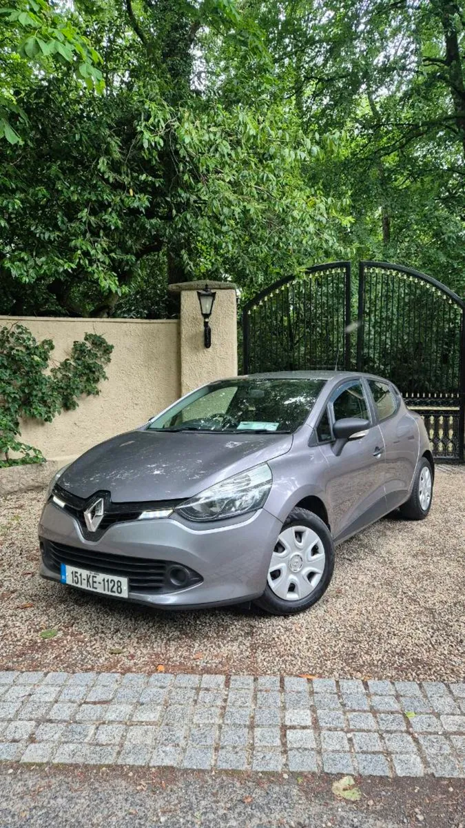 Renault Clio 1.2 petrol - Image 1