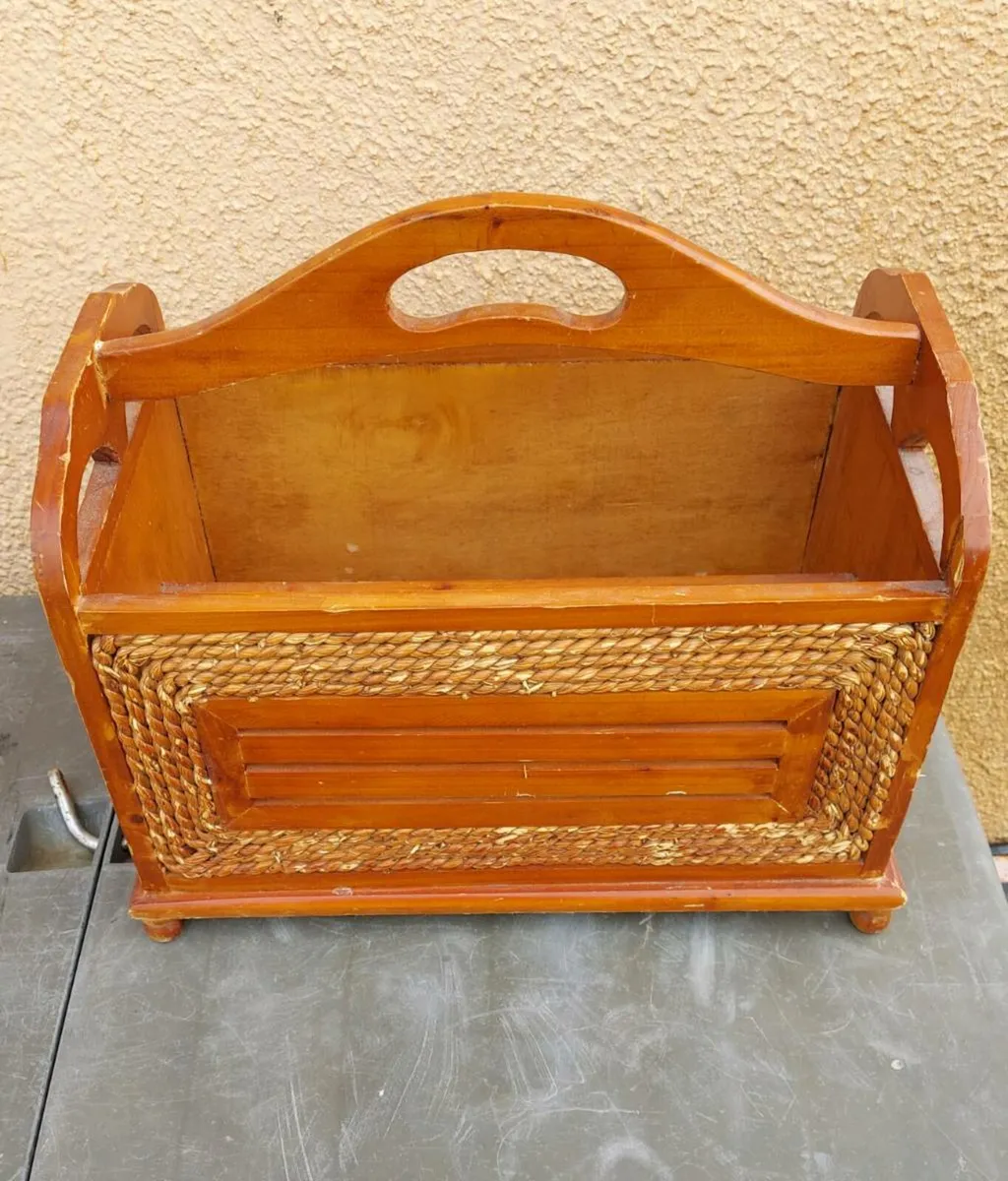 Vintage magazine rack - Image 1