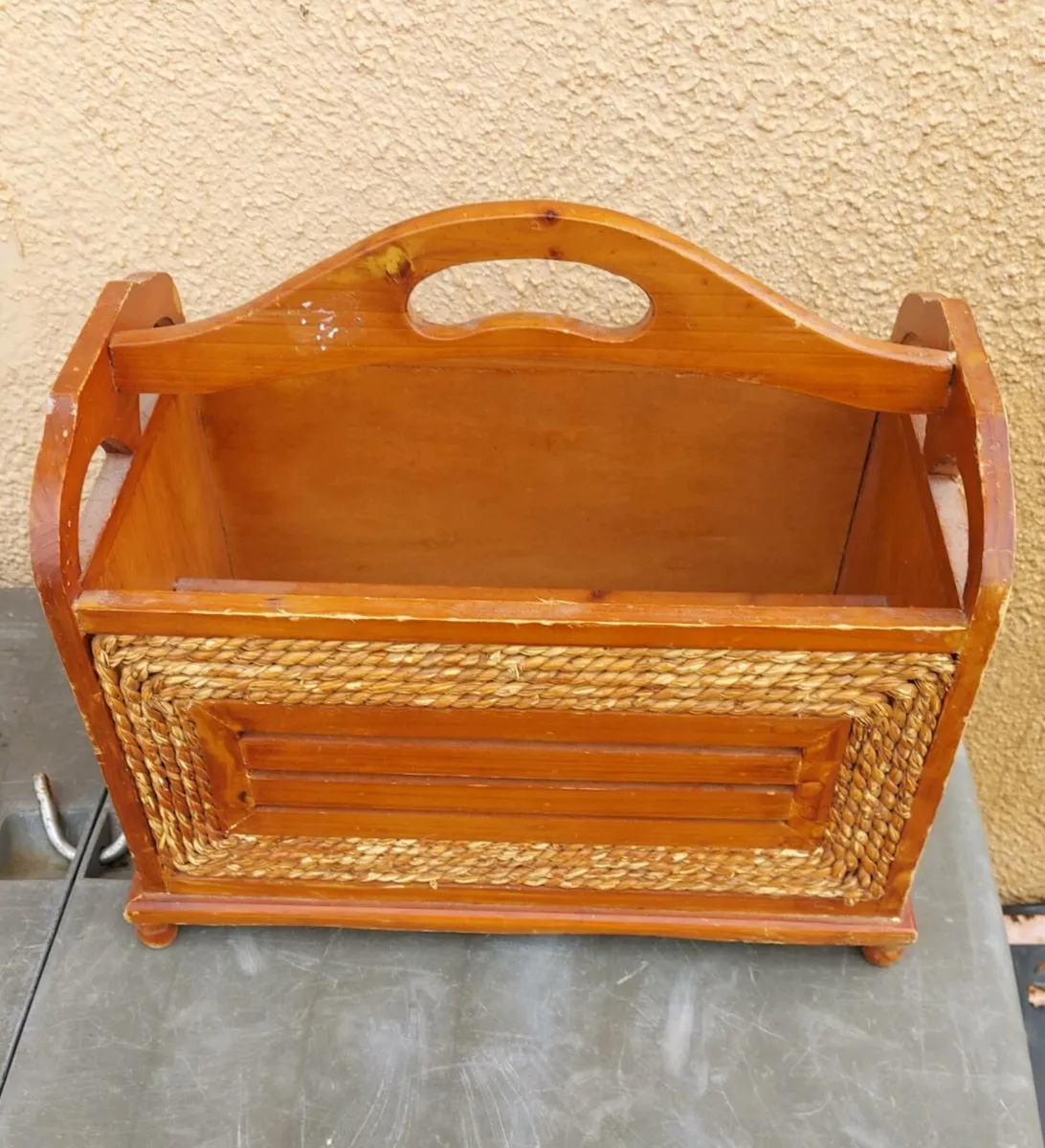 Vintage magazine rack - Image 2