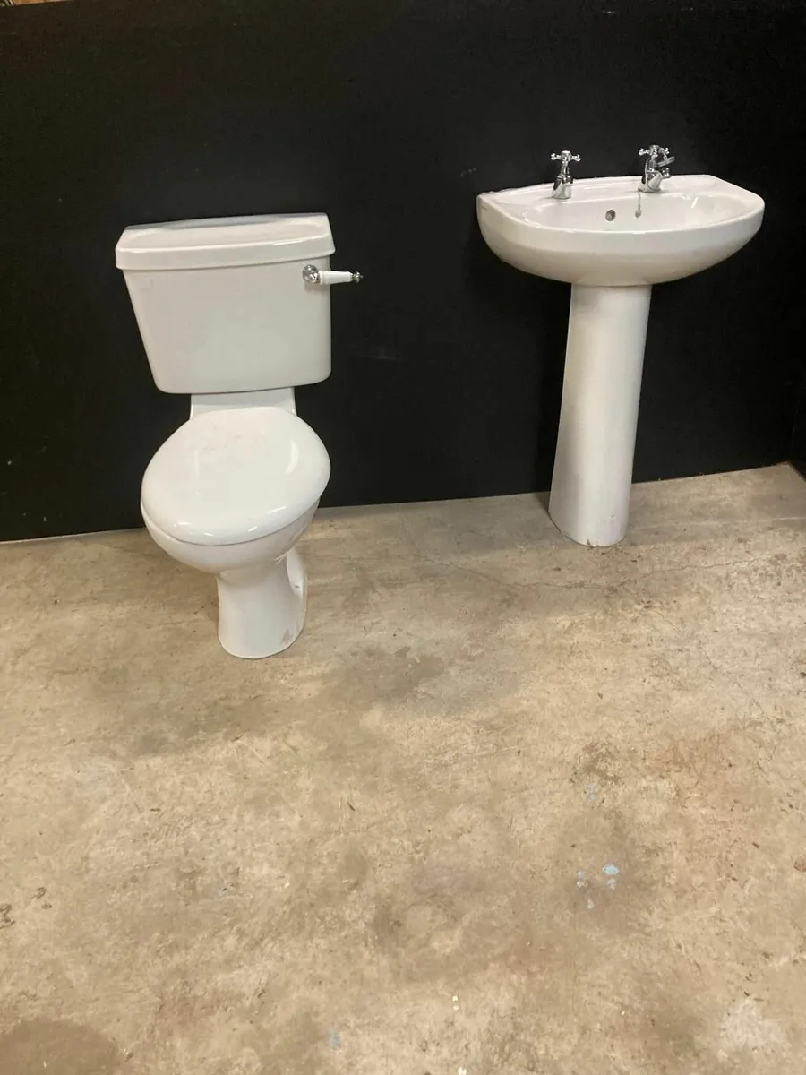 Toilet & Pedestal Sink