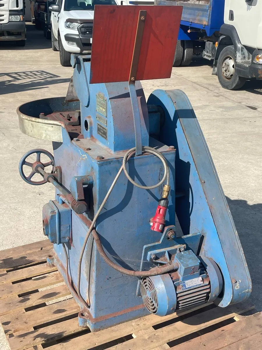 Rowland Grinder 3 phase - Image 3