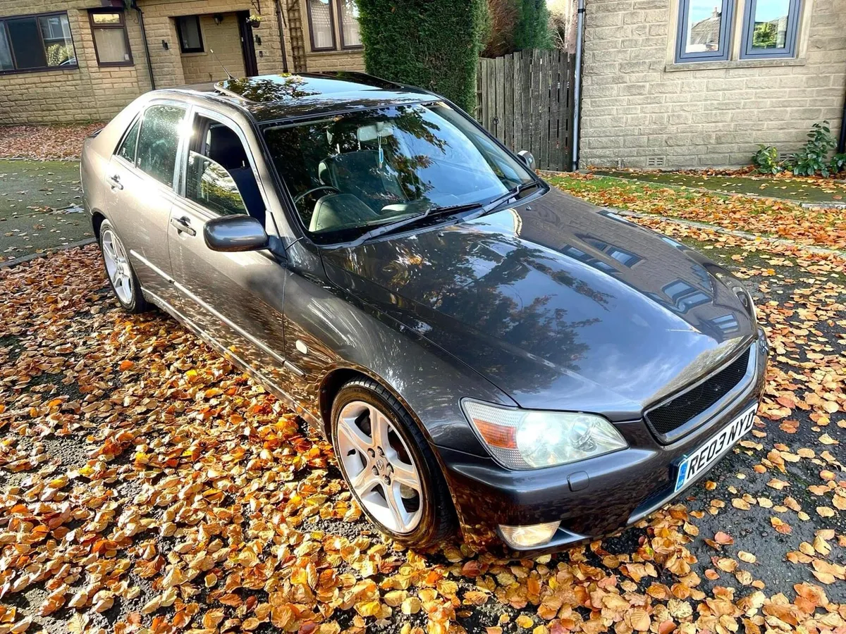 Lexus is200 - Image 3