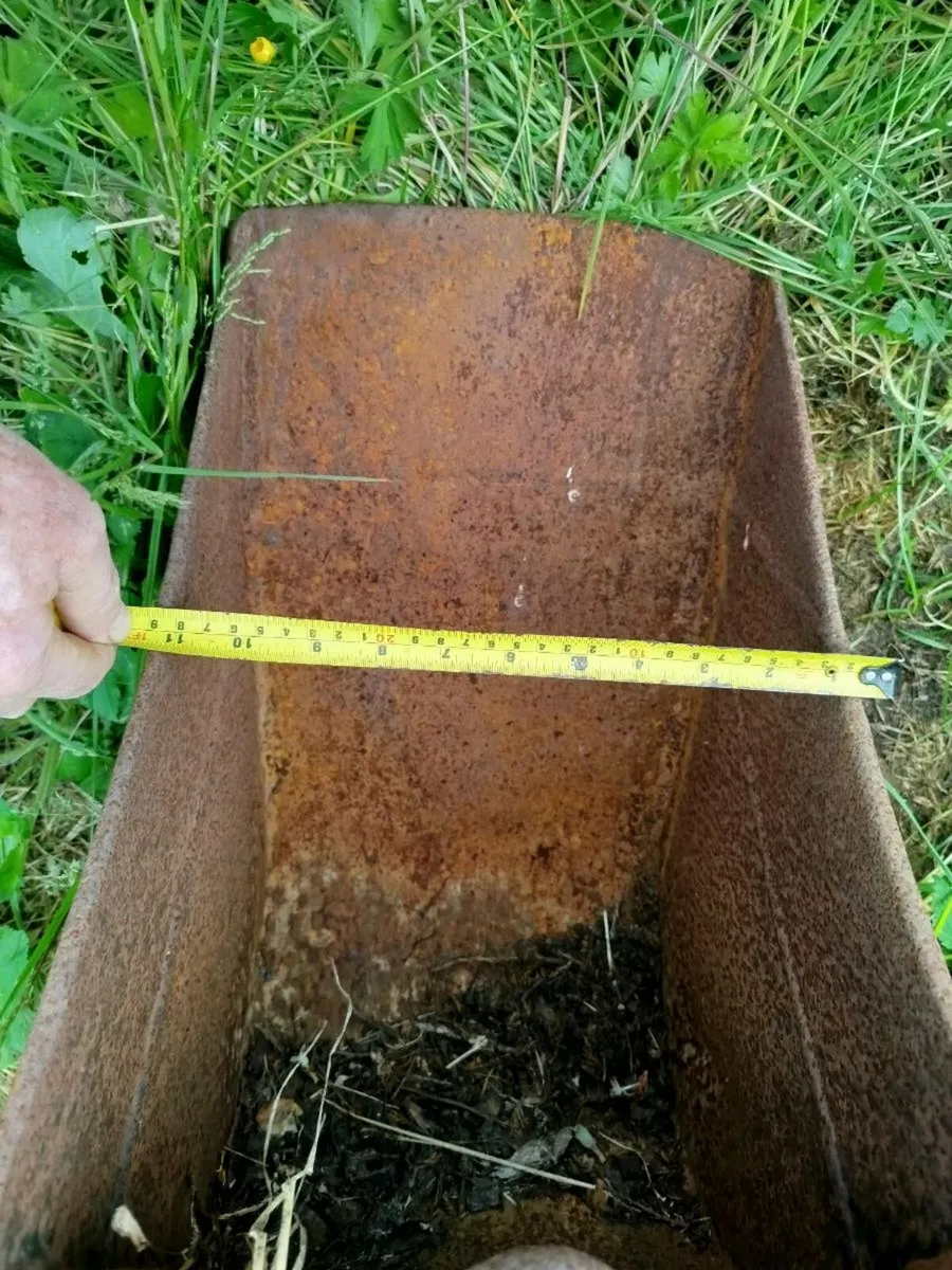 Digger bucket - Image 1