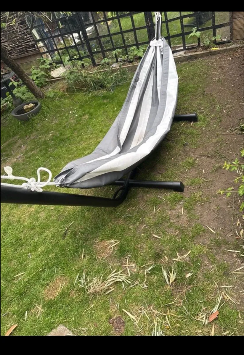Hammock with stand - Image 2