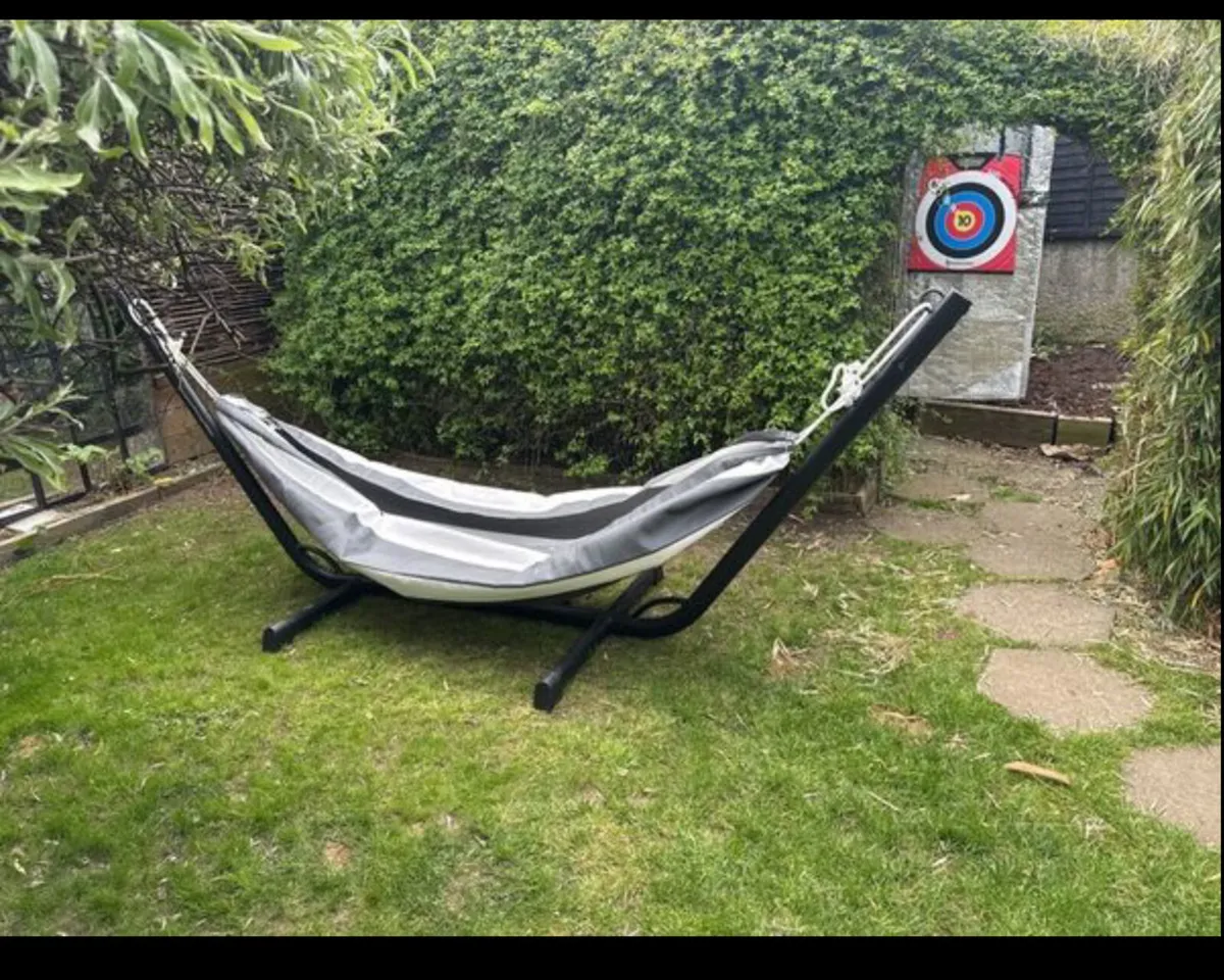 Hammock with stand - Image 1
