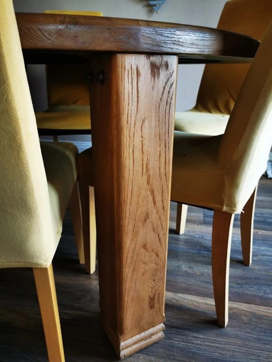 Stunning solid oak table and chairs - Image 3