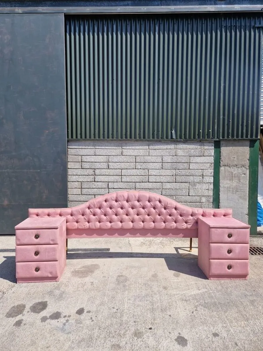 King size bed - Image 1