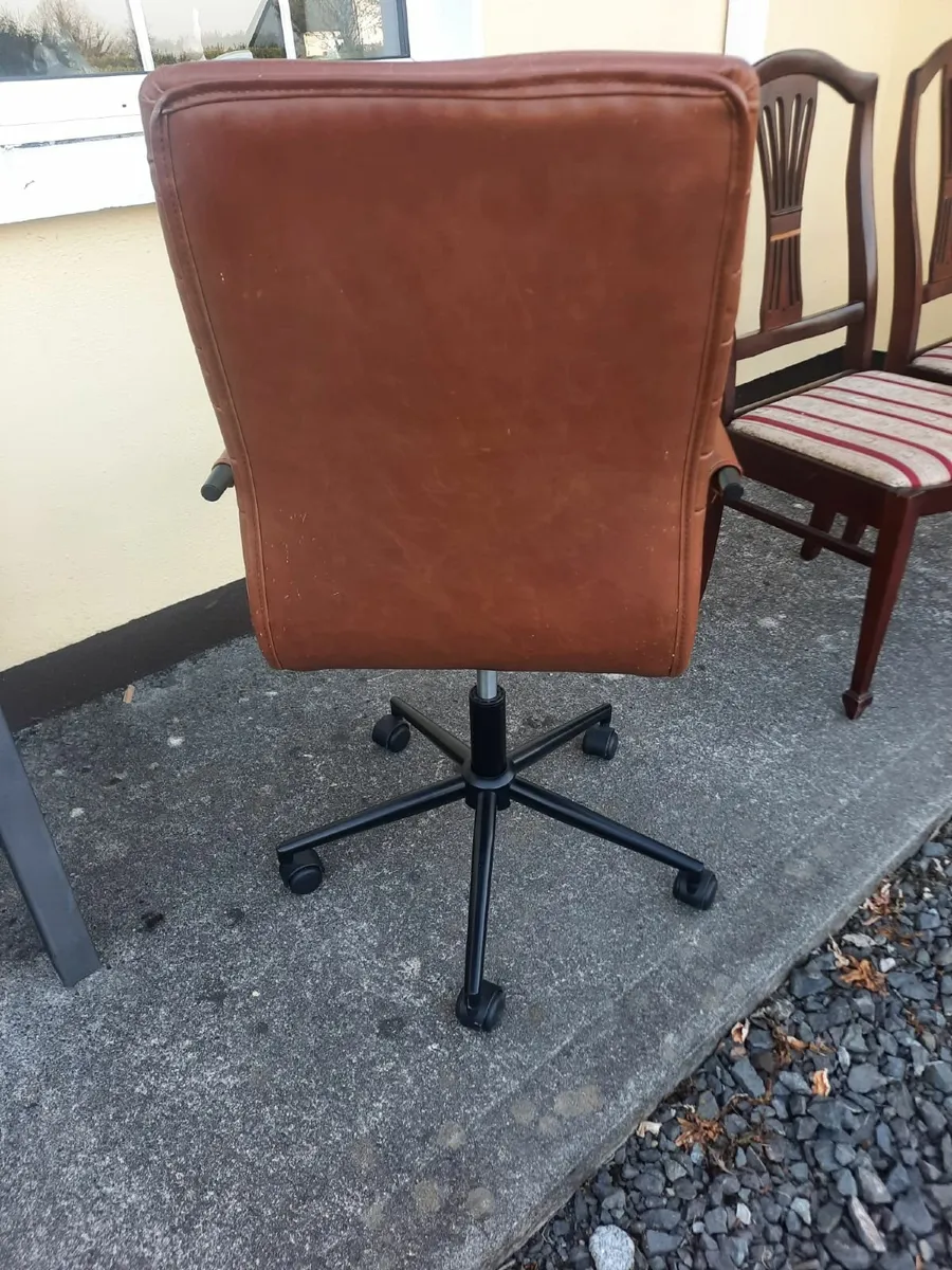 Office chair - Image 2
