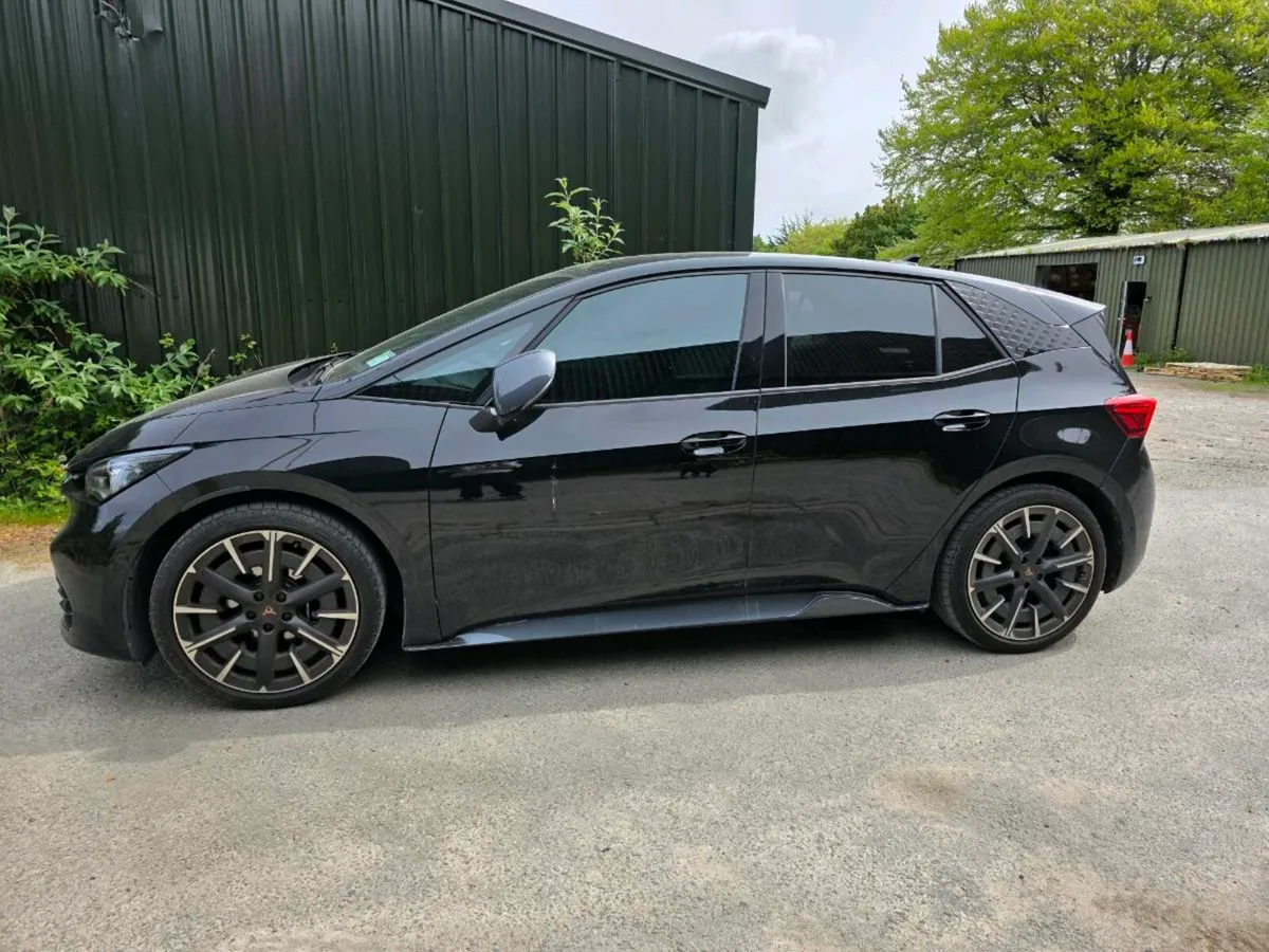 Cupra Born E. Boost *pan roof* - Image 1