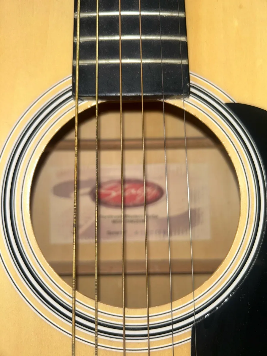 2 Acoustic Guitars, 1 Free guitar bag - Image 3