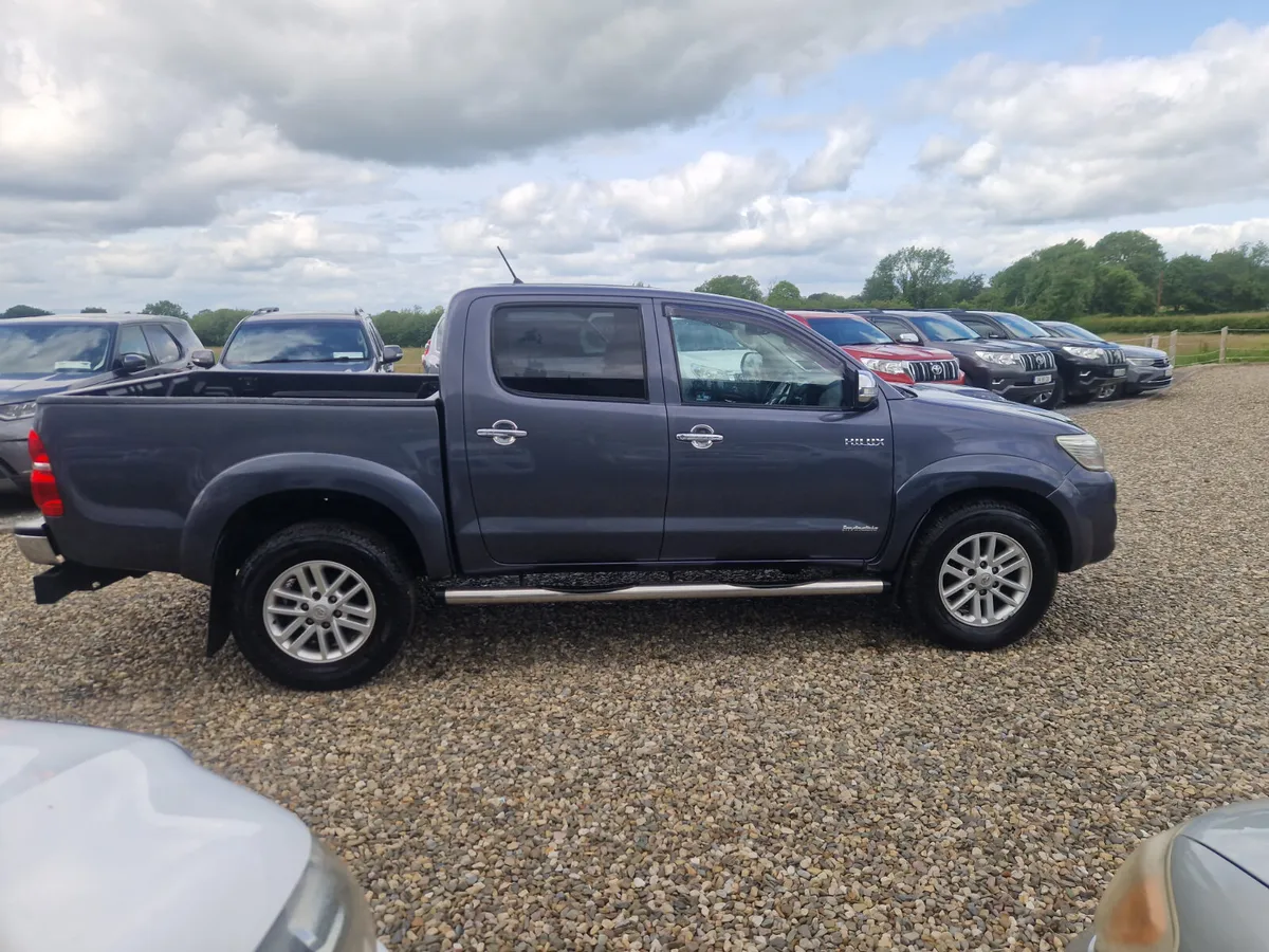 Toyota Hilux 3.0 D4D Invincible - Image 3