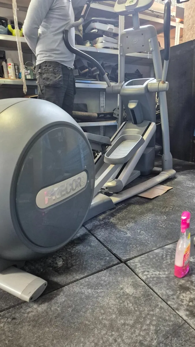 PRECOR CROSSOVER MACHINE TOP BRAND TO CLEAR - Image 3