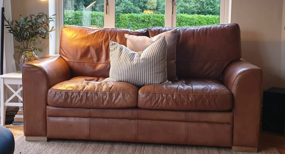 Couch tan leather