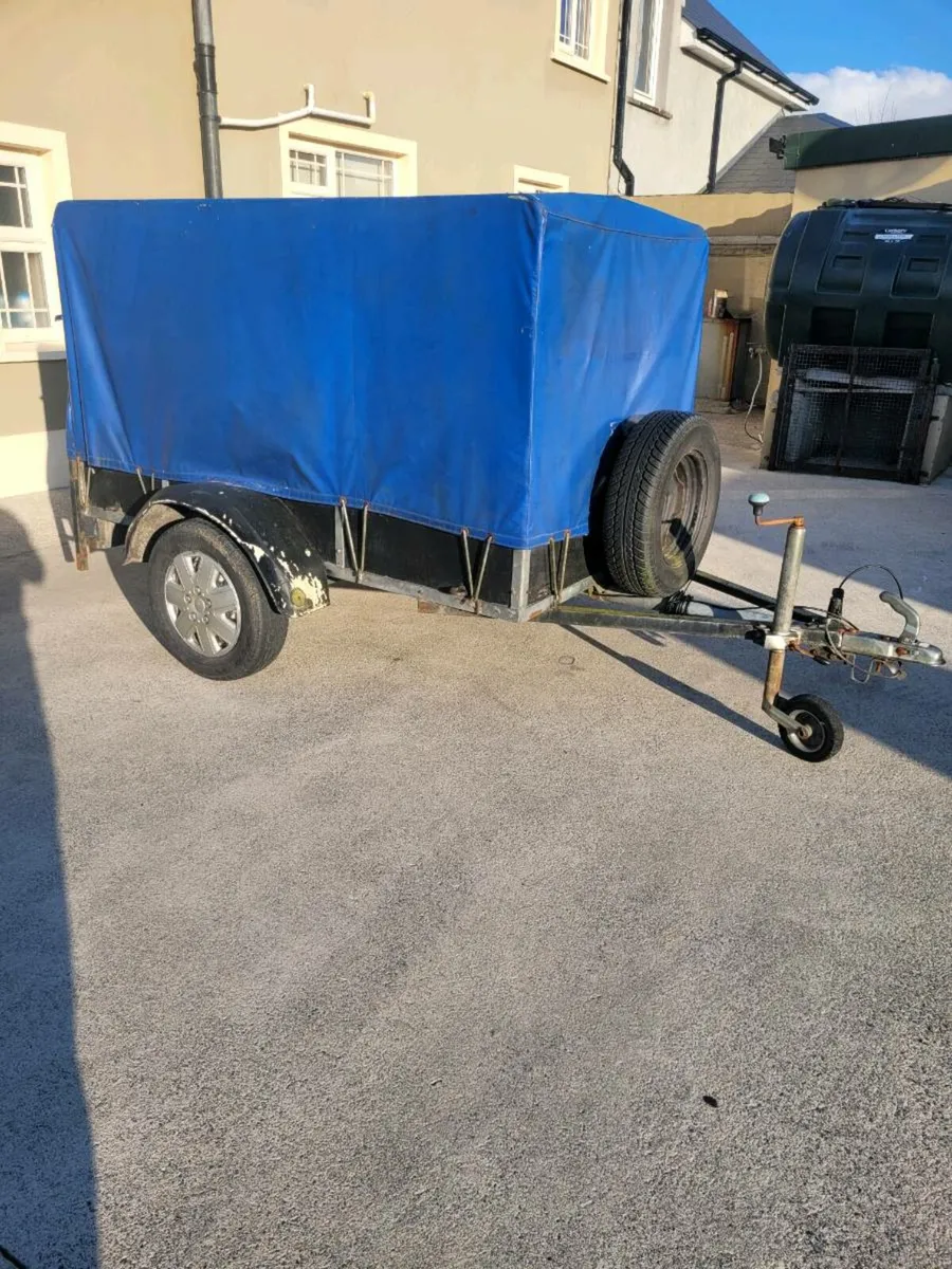 Factory made trailer 6'6 by 3'8 with tarp cover - Image 2