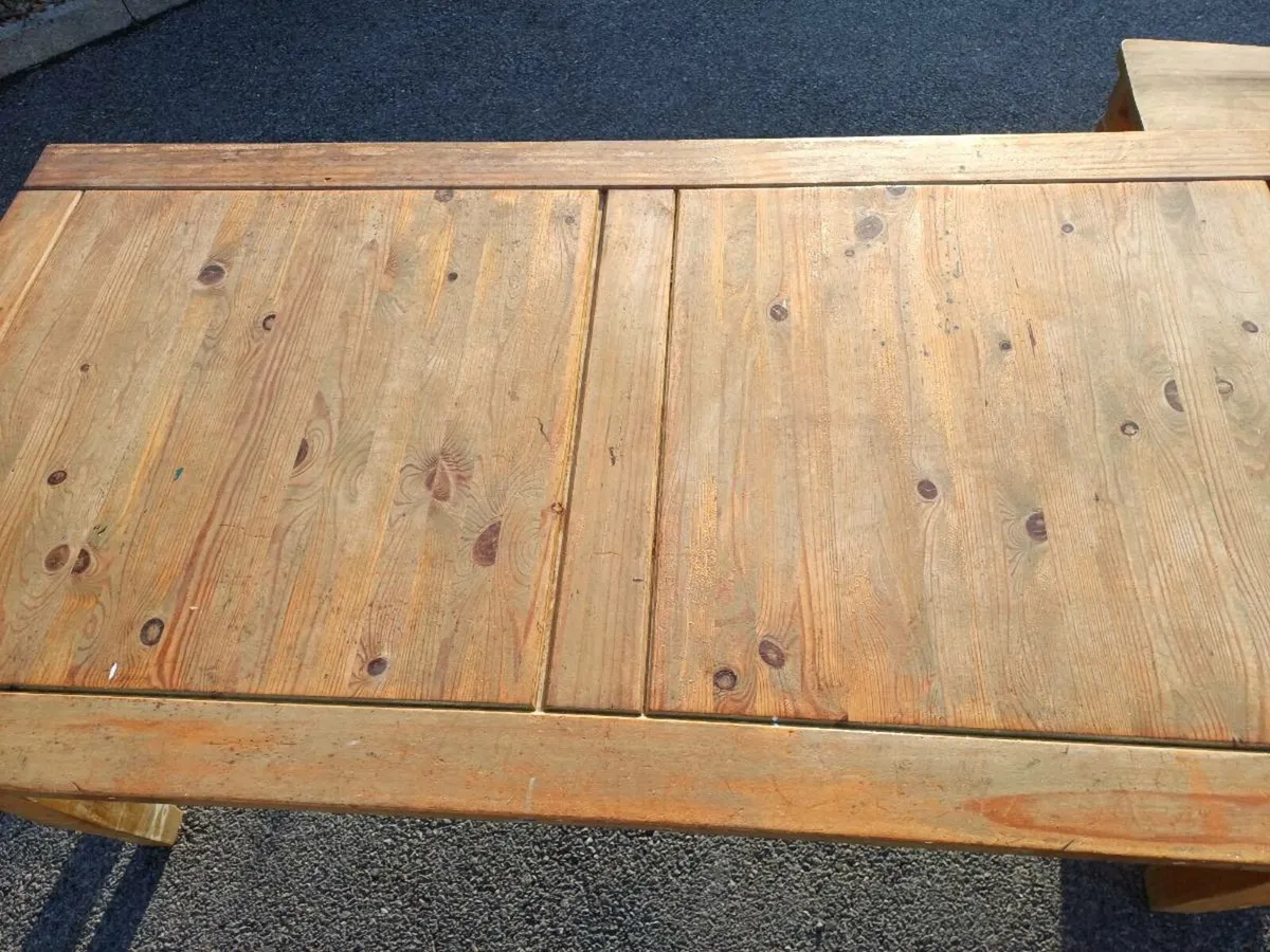 Table and 6 chairs - Image 2