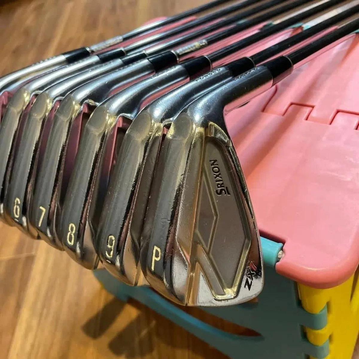 SRIXON ZX7 Iron Set (4-9, P) - Image 1