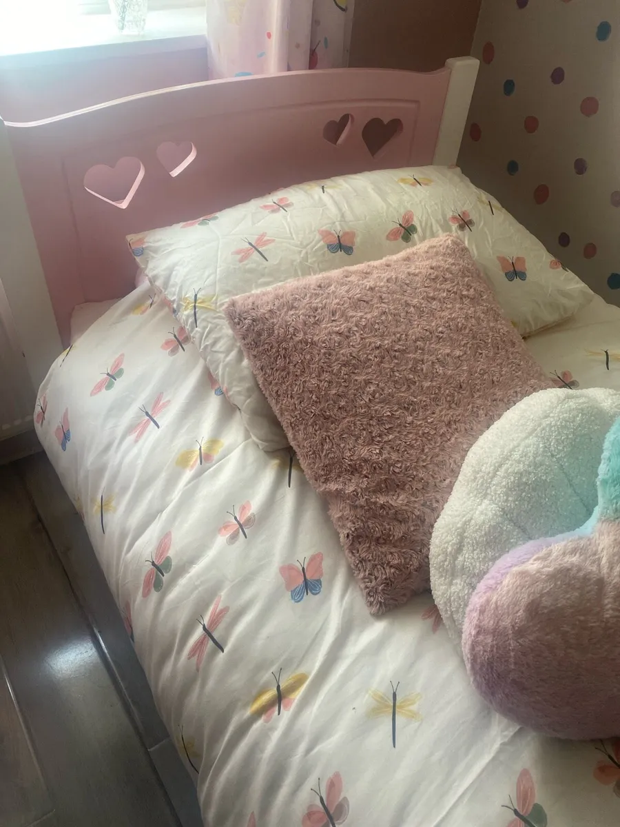 Girls bed frame - Image 3