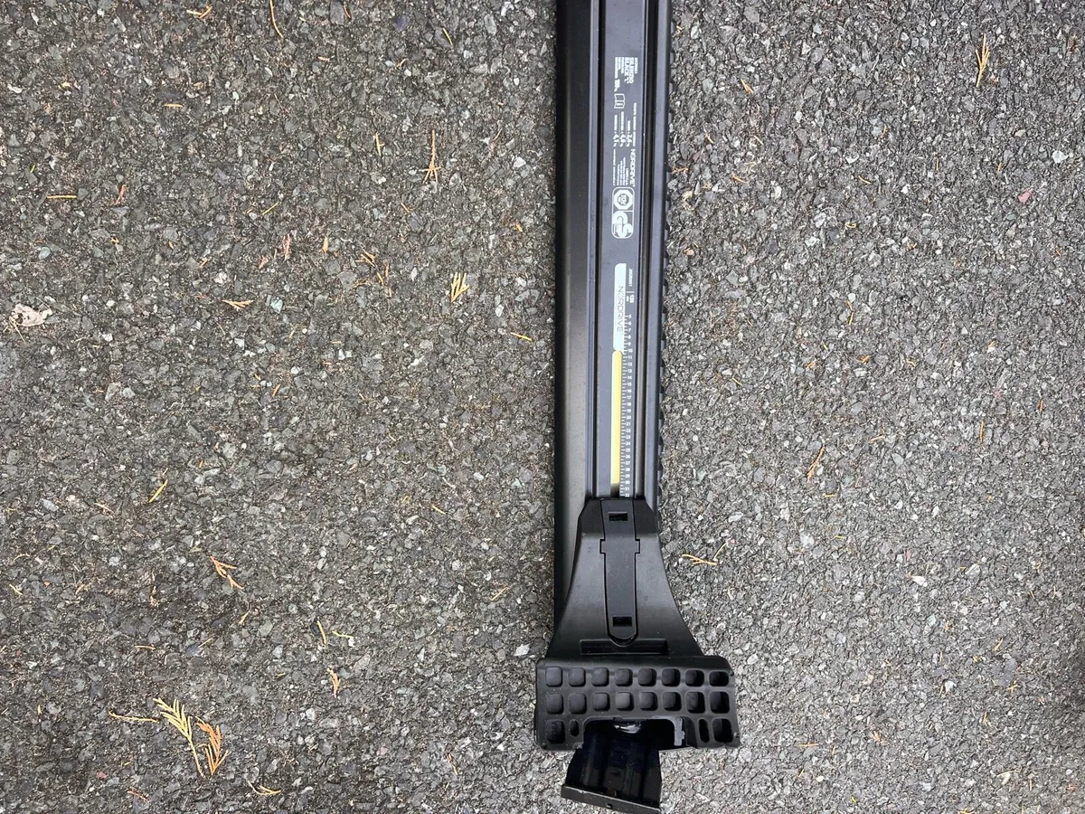VW Golf Mk 6 Nordrive Aero Roof Bars - Image 2