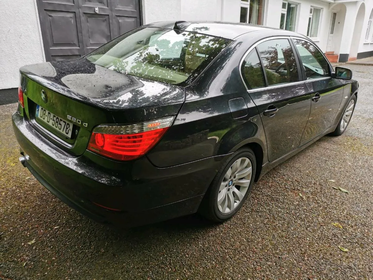 BMW 5 Series - Image 2