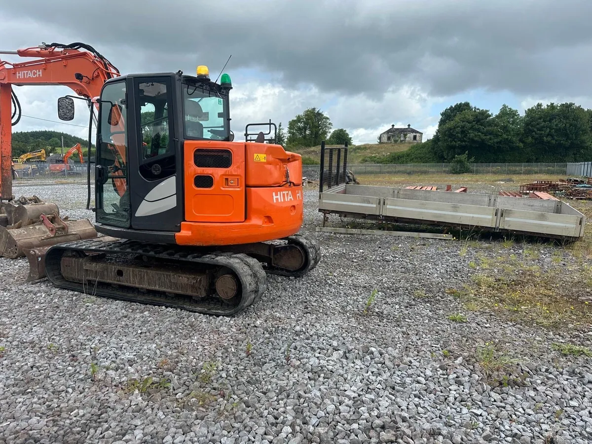 Hitachi Excavator - Image 2