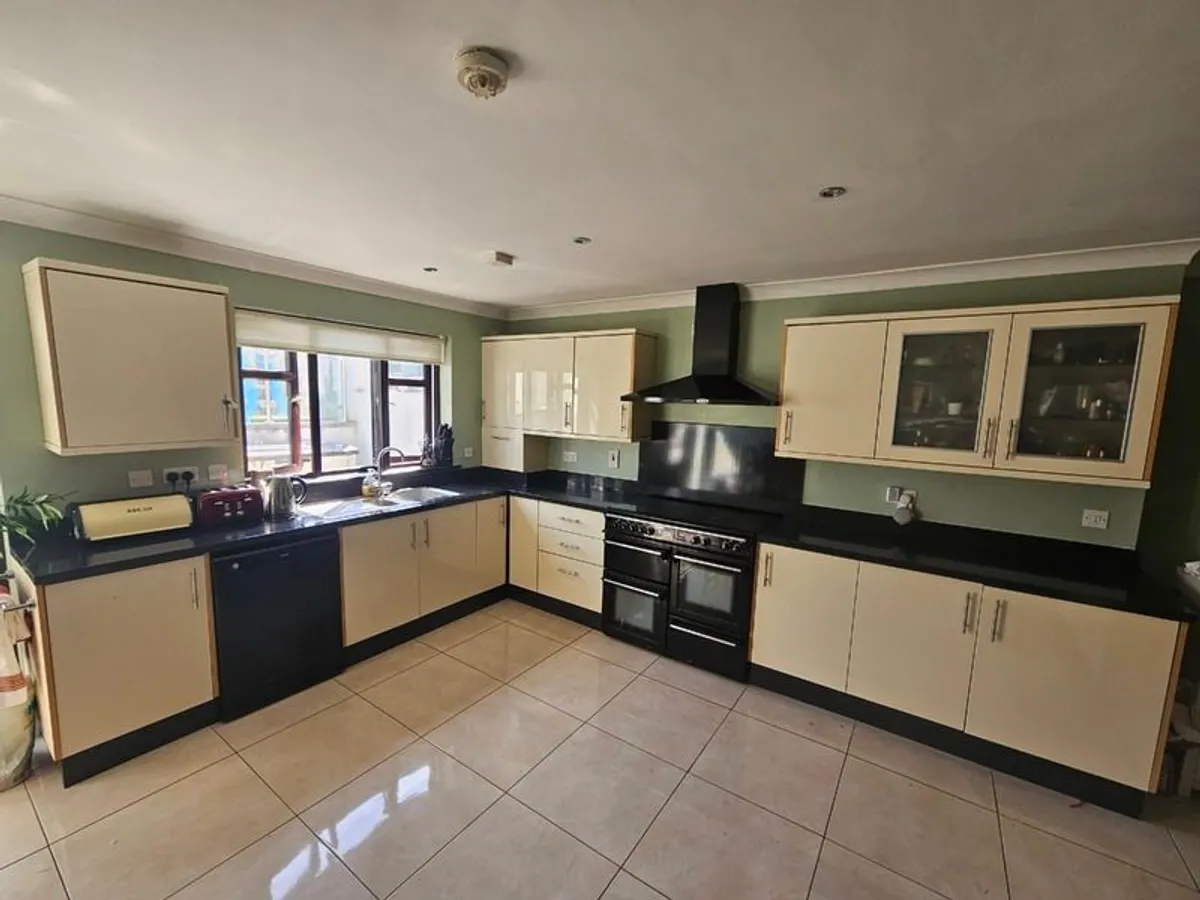 Kitchen for sale - Image 1