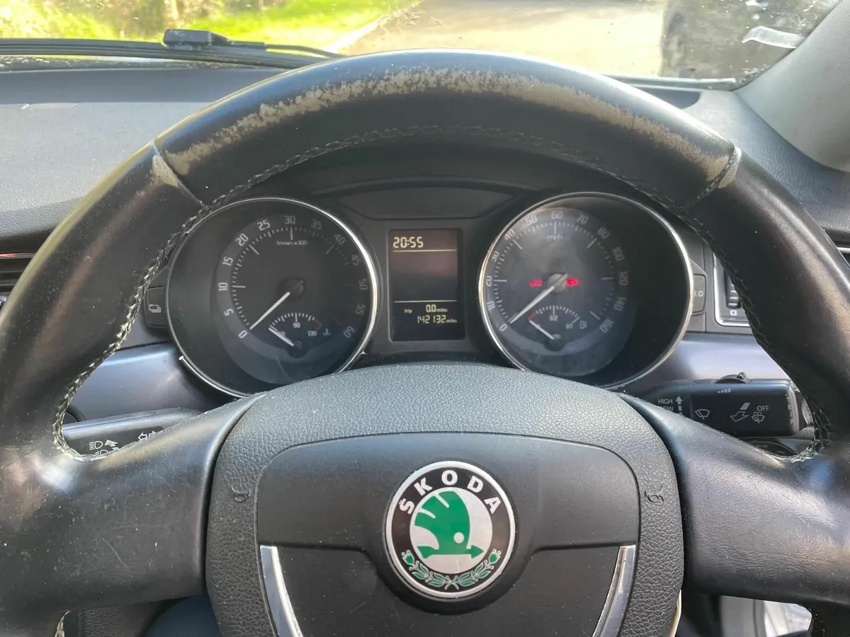 Skoda Superb 2010 - Image 3