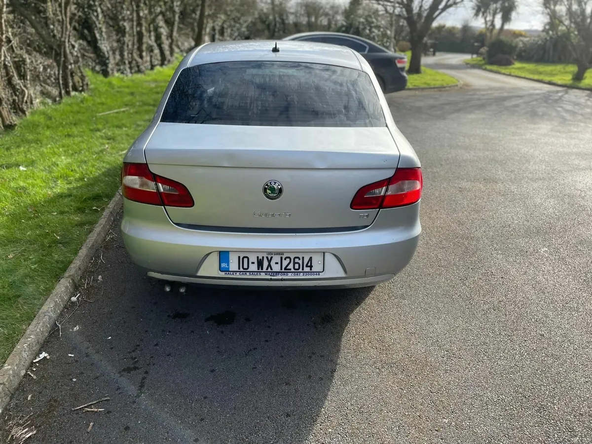 Skoda Superb 2010 - Image 4