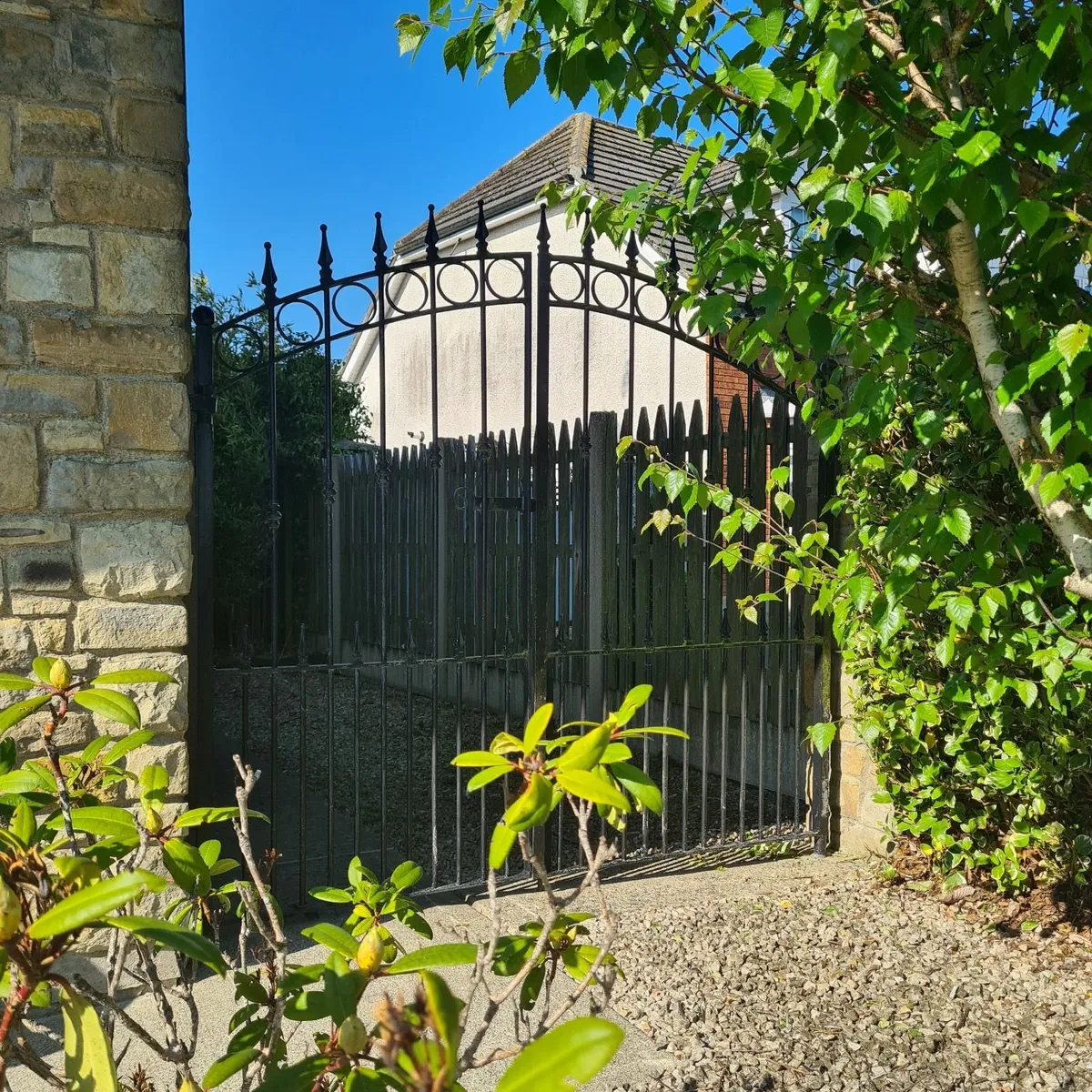HOUSE GATES - Image 2