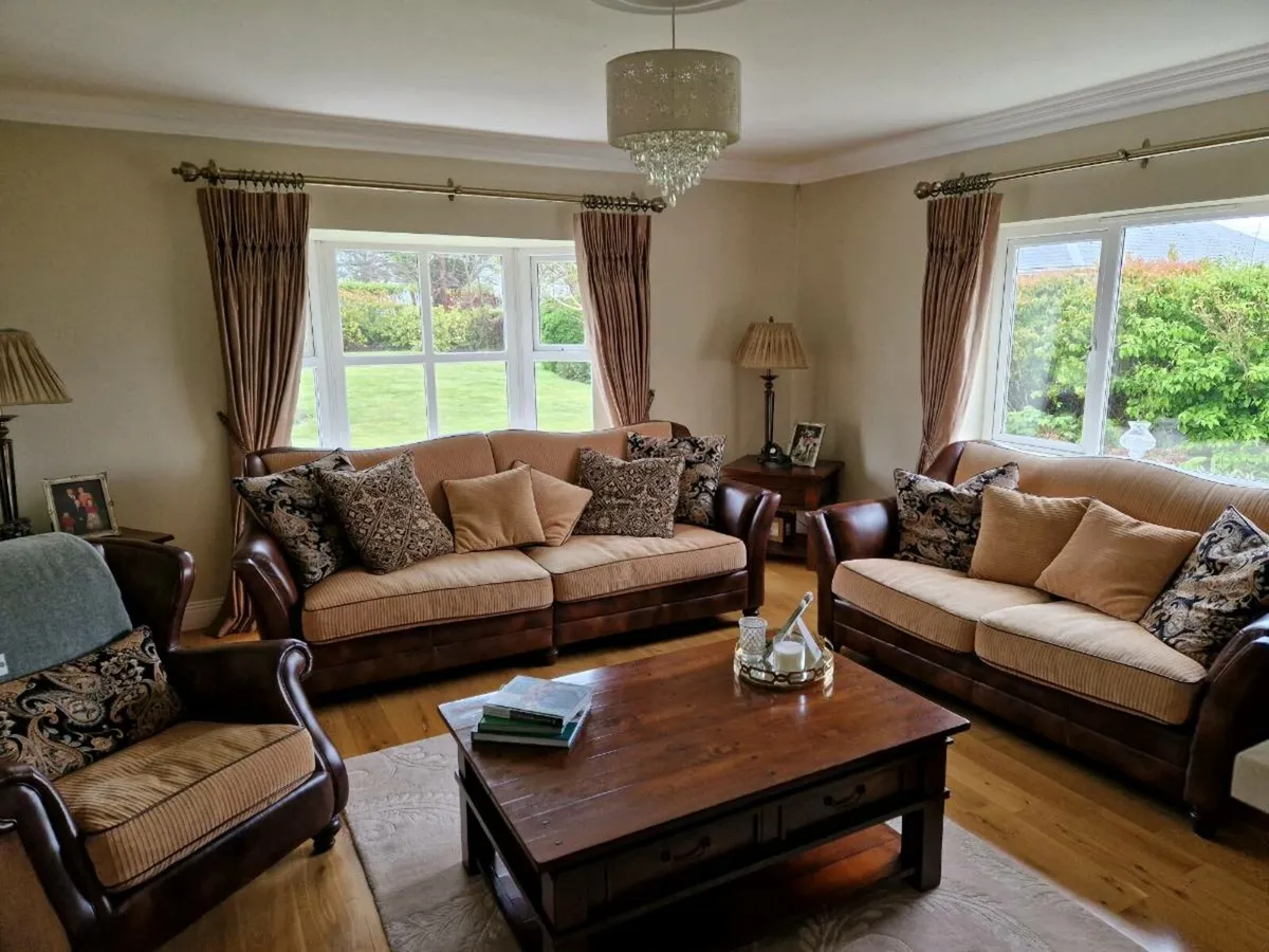 Living Room - Image 1