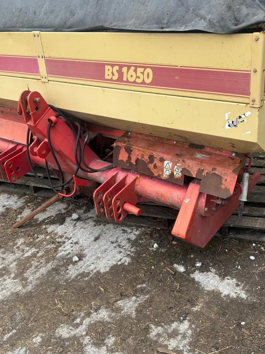 Fertiliser spreader - Image 4