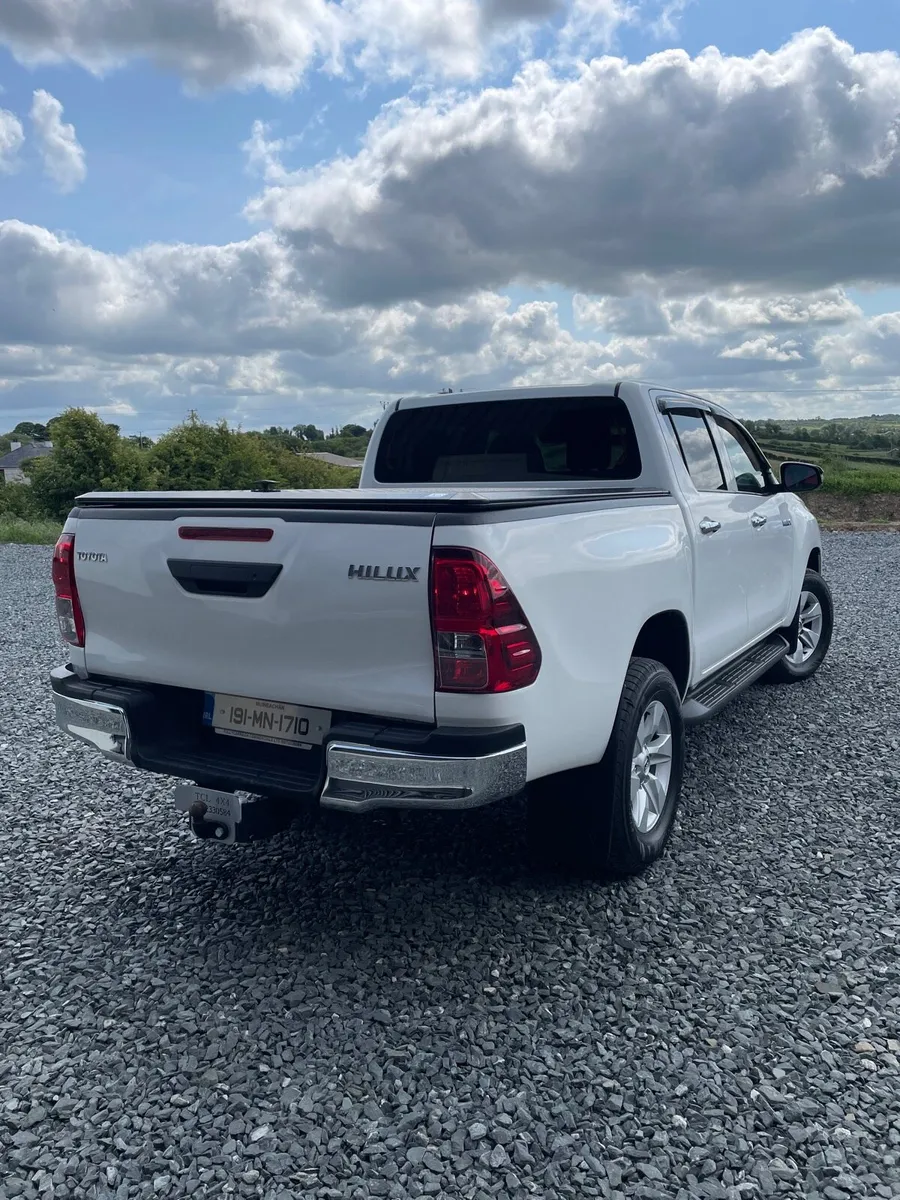 2019 Toyota Hilux 2.4 D4D - Image 3