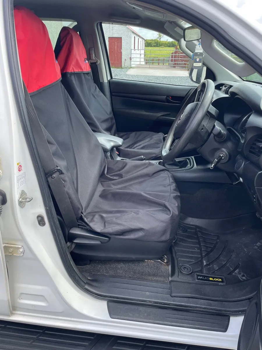 2019 Toyota Hilux 2.4 D4D - Image 4
