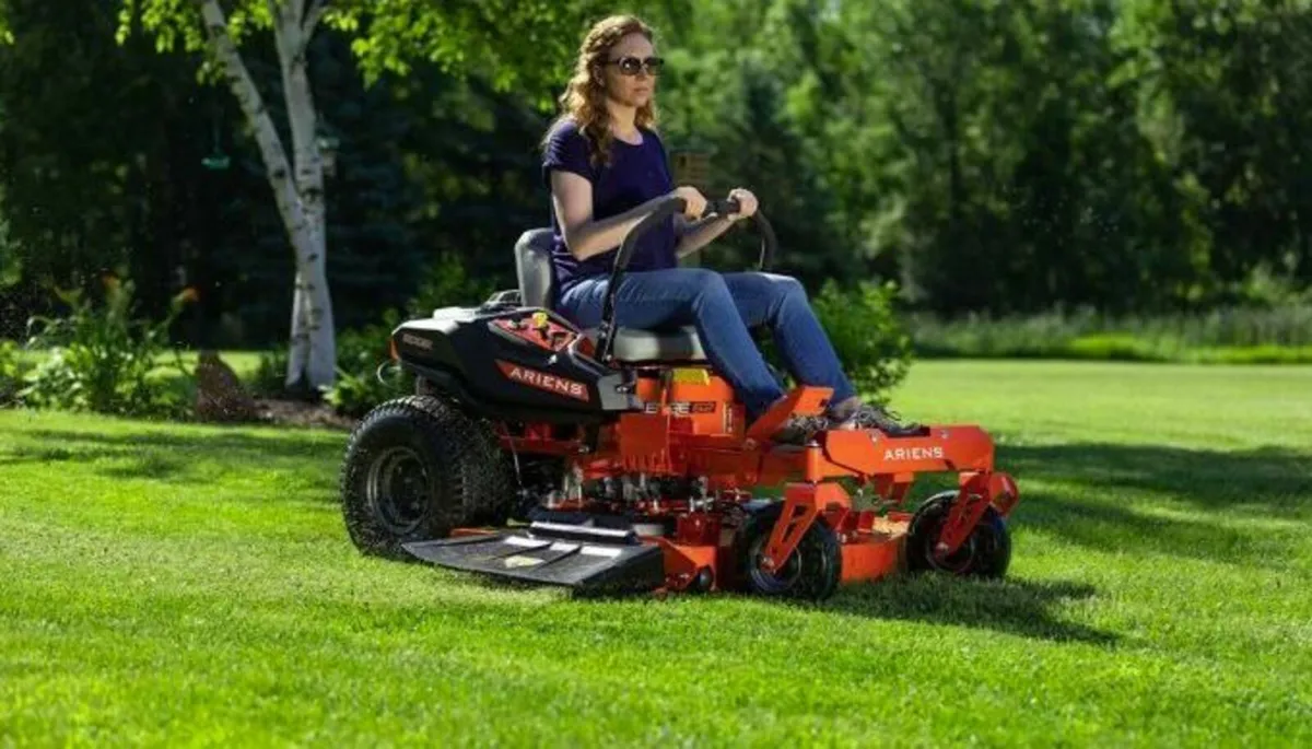 Ariens Apex Edge 42 Ride-on Lawnmower - Image 4