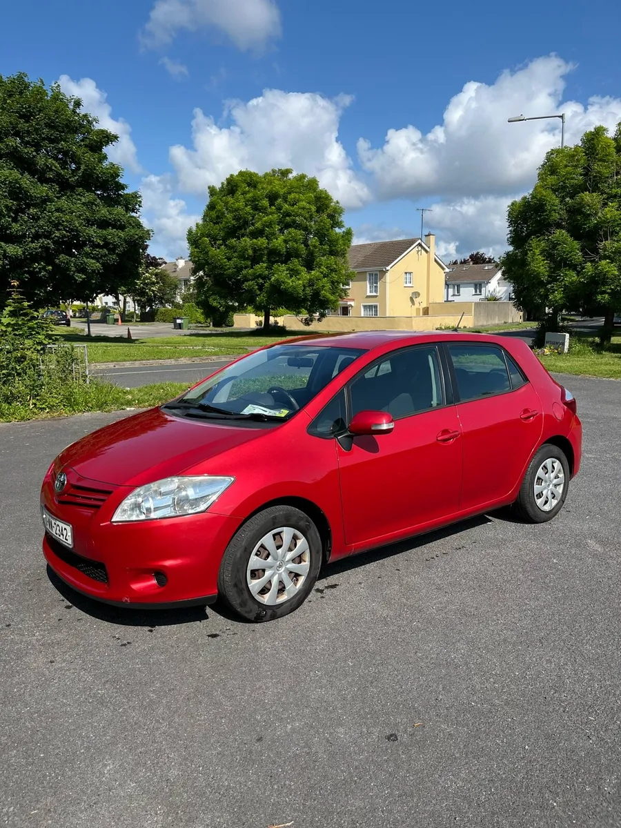 Toyota Auris 1.4 Terra 2010 - Image 1