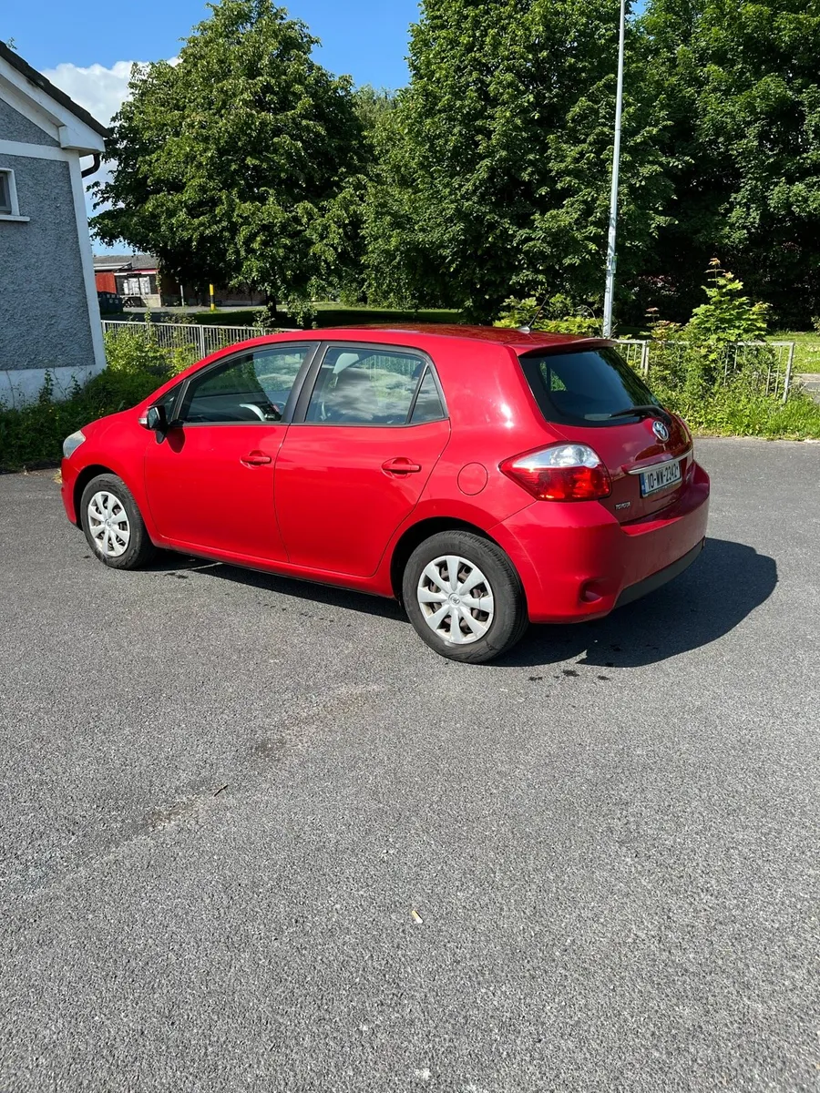 Toyota Auris 1.4 Terra 2010 - Image 2