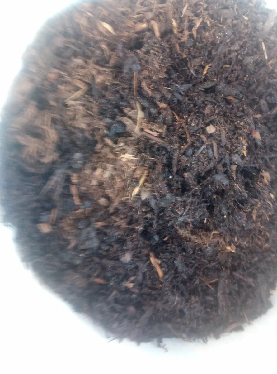 Topsoil, compost,bark mulch, Moss peat, firewood - Image 3