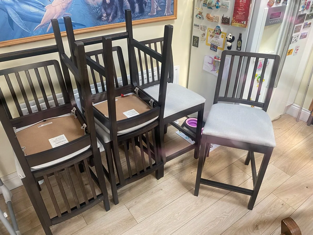Kitchen island high chairs x6