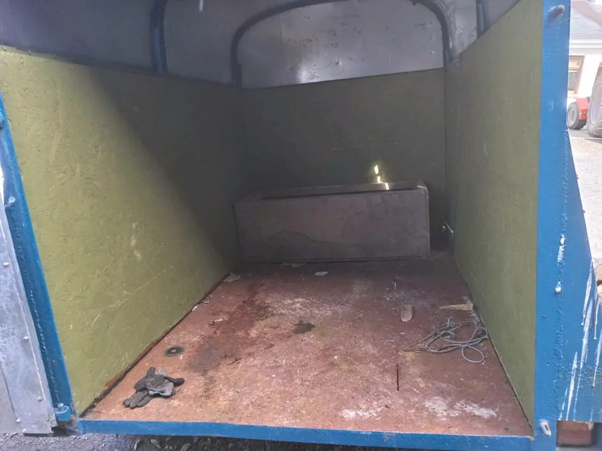 Trailer - Image 4
