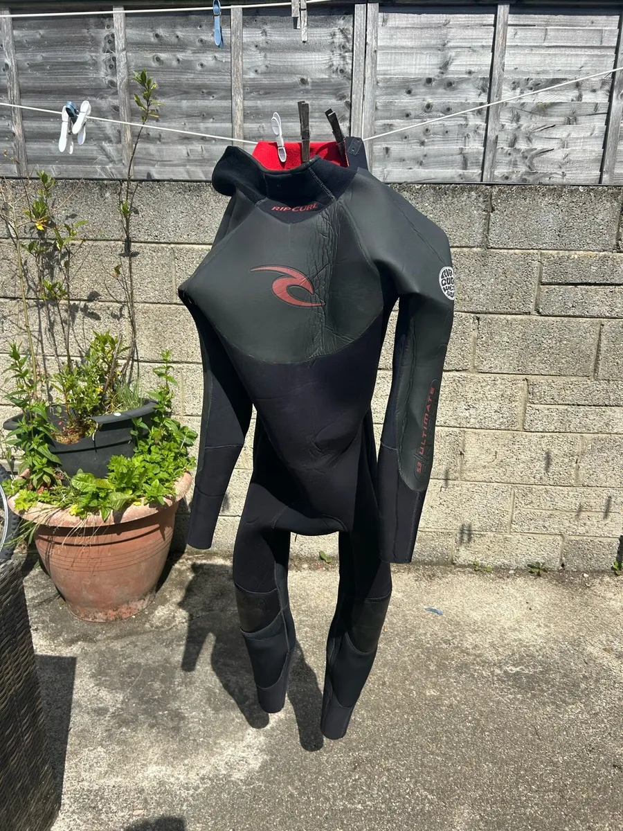 Wetsuit Ripcurl surfing - Image 1