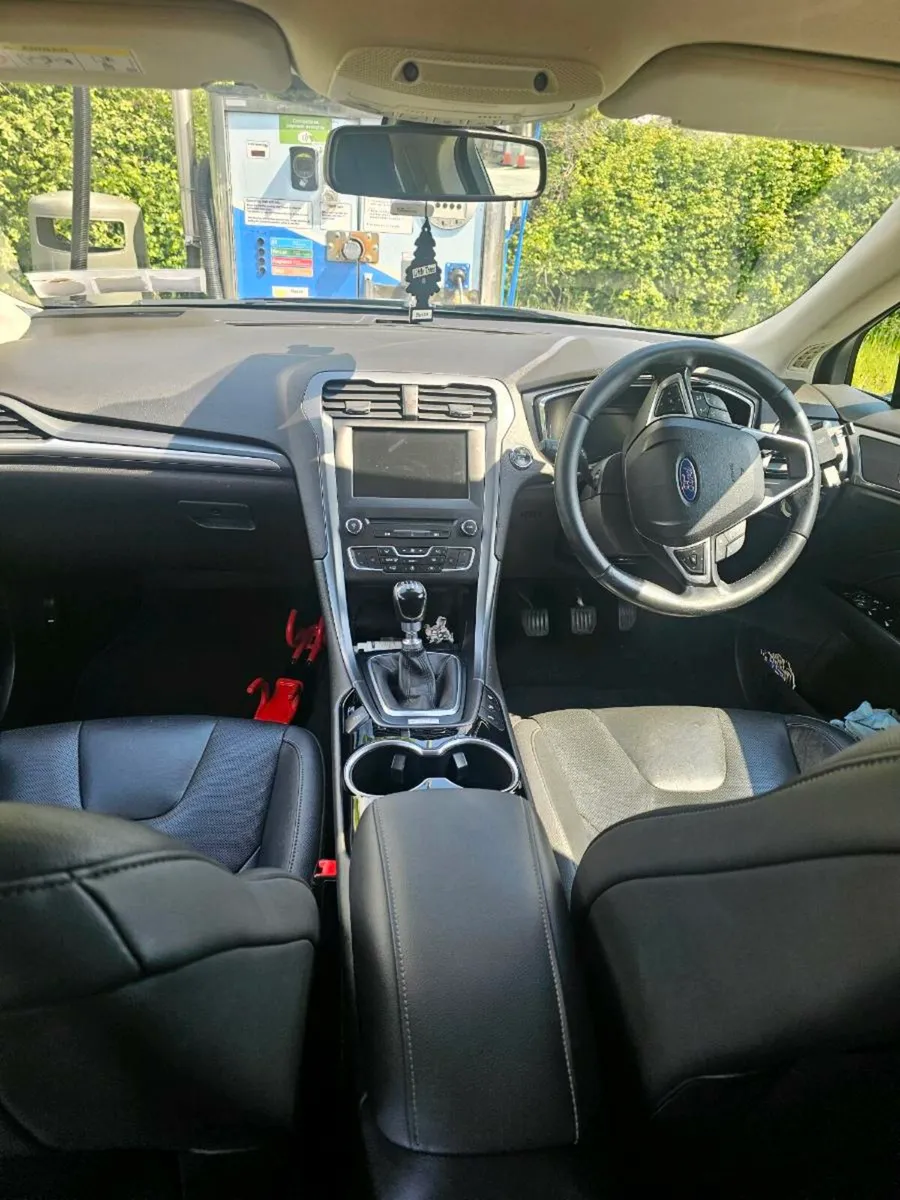 Car - Image 3