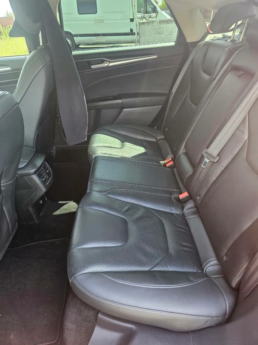 Car - Image 4
