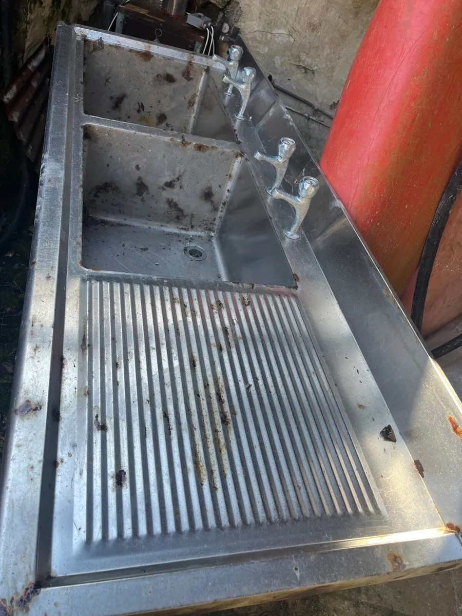 Commercial kitchen equipment - Image 1