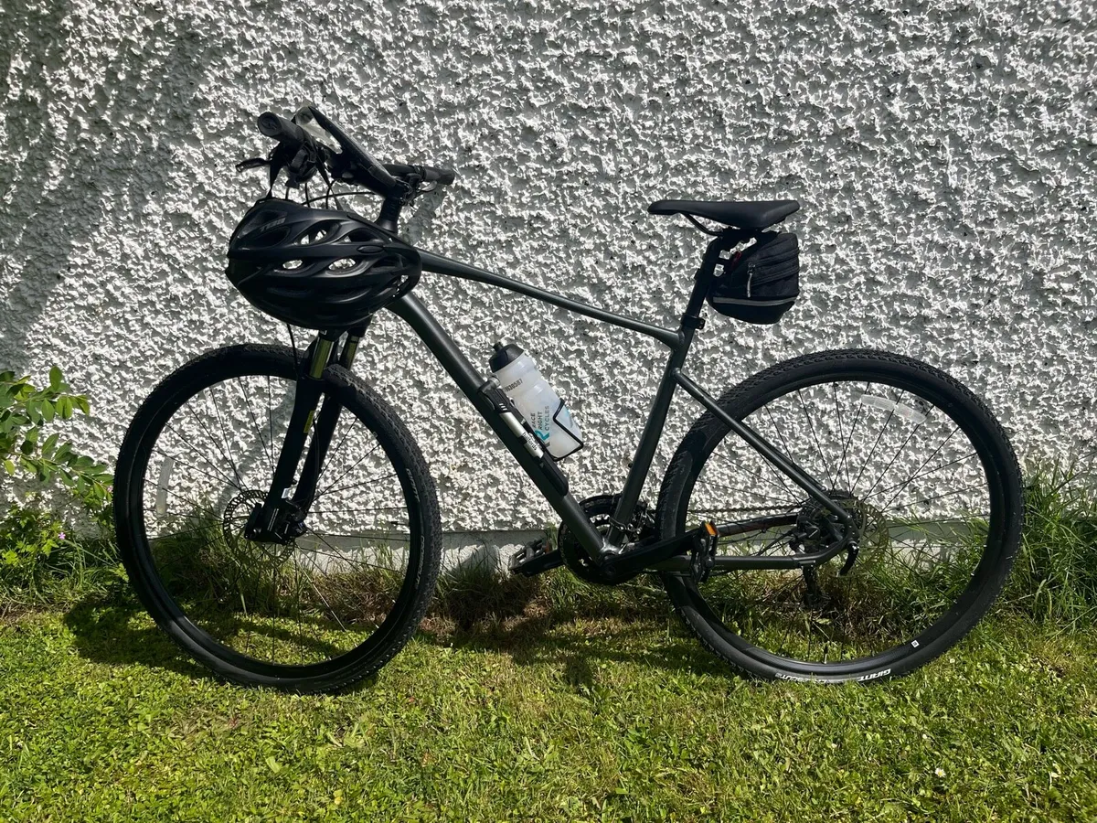 Giant Roam 2 Disc Hybrid Excellent Condition - Image 1